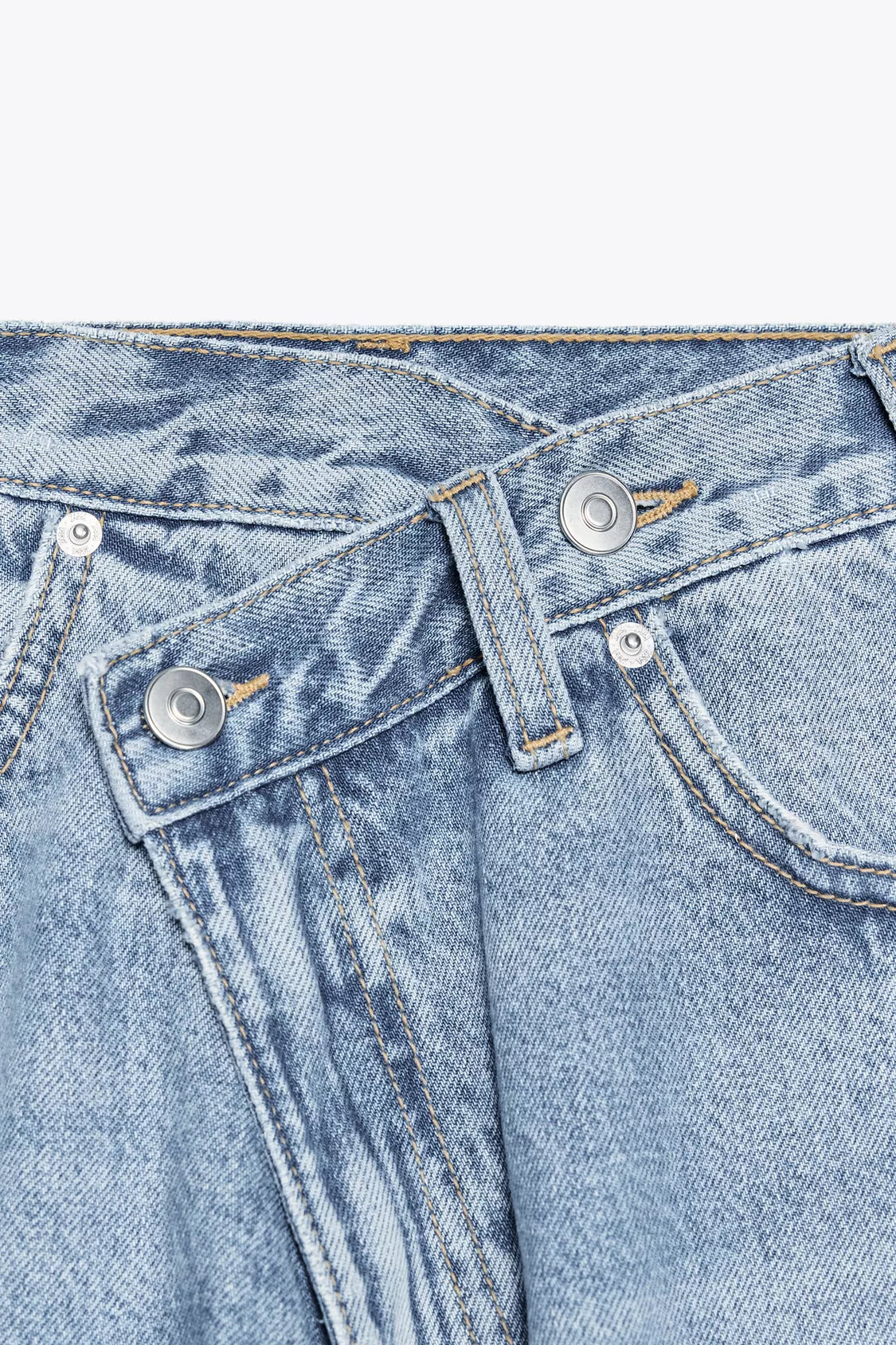 FEMME HAUS - Asymmetrische Jeans