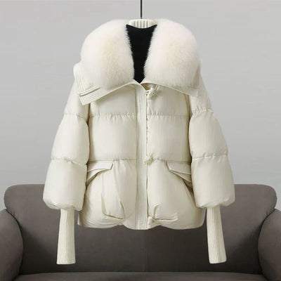 Clara™ – Die elegante Kunstfelljacke