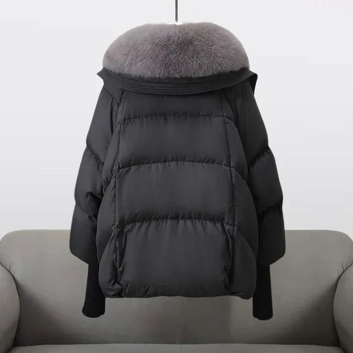 Clara™ – Die elegante Kunstfelljacke